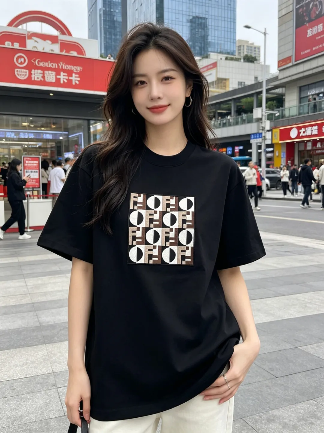 Fendi/ F T